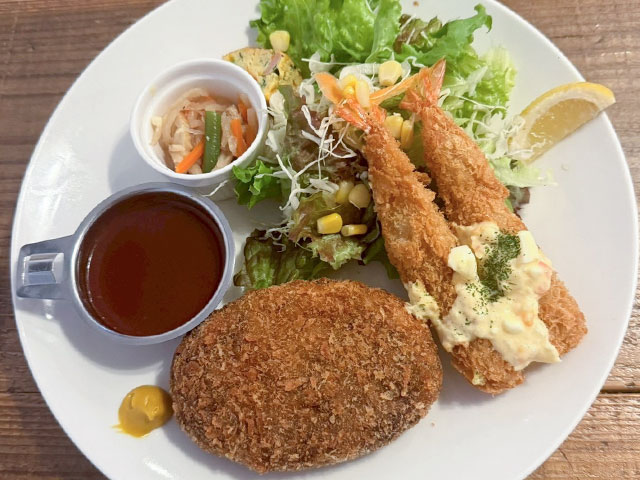 ハンバーグカツ スペシャル（エビフライ）